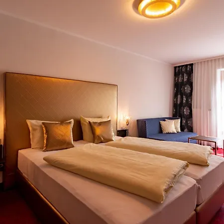 Отель Wurzer 3*